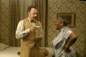 still-of-tom-hanks-and-irma-p-hall-in-the-ladykillers-2004